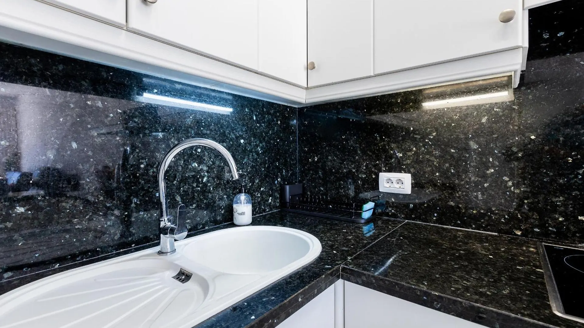 Apartamenty Los Geranios 110 플라야데라스아메리카스 0*,